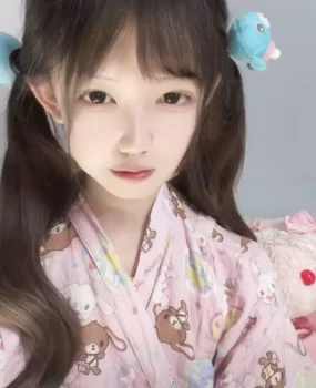 瘦小身材的小可爱